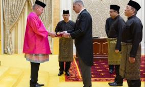 السفير القدرة يقدم أوراق اعتماده إلى ملك ماليزيا سفيراً مفوضاً فوق العادة لدولة فلسطين