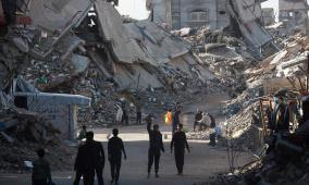 10شهداء بينهم 4 أطفال في قصف الاحتلال خيام ومباني نازحين في غزة