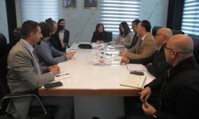 الوزير الميمي يبحث مع الوكالة الفرنسية للتنمية تعزيز المشاريع الاستراتيجية في قطاع المياه