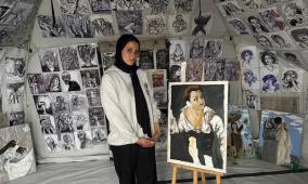 خاص| كل لوحة لها قصة: فنانة غزة الصغيرة تحكي الحرب بريشتها