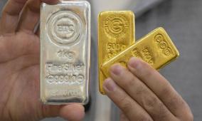 الذهب والفضة يواصلان التراجع وسط قوة الدولار