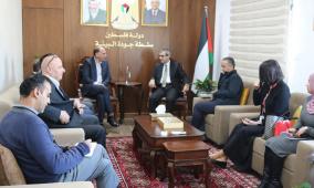 سمحان يلتقي بوفد من شركة أوريدو فلسطين ويبحثان تعزيز التعاون المشترك