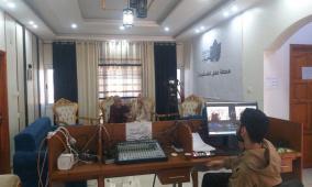 »هنا غزة»… صوتٌ يولد من الركام ليعيد الحكاية إلى أصحابها