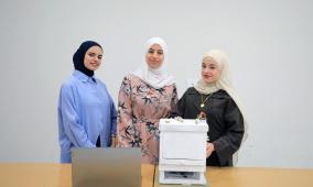 طالبات الهندسة في الجامعة العربية الأمريكية يبتكرن نظاما ذكيا لمراقبة خلايا النحل وتحقيق استدامة الإنتاج