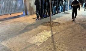 الاحتلال يمنع شبانًا من استكمال صلاتي العشاء والتراويح قرب أبواب الأقصى