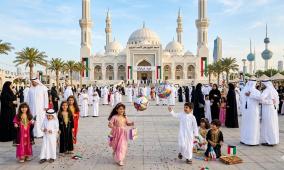 وقت صلاة عيد الفطر 1447 هـ - 2026 م في مساجد الكويت وأماكن الصلاة الرسمية