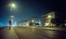 مصر تُغلق أبوابها الساعة 9 مساءً: القصة الكاملة وراء منع الحفلات وخريطة المواعيد الجديدة وقائمة المحلات المستثناة (دليلك الشامل 2026)