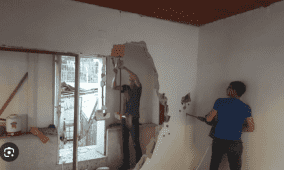 الاحتلال يجبر مقدسيًا على هدم منزله ذاتيًا في سلوان