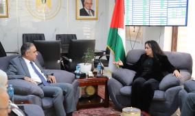 إسماعيل وحمد يدفعان نحو تعميم الطاقة الشمسية لمراكز الرعاية ودعم غزة