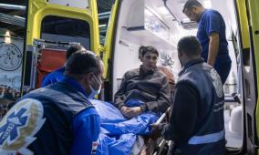 كوادر طبية متخصصة على مدار الساعة لإنقاذ الأرواح ورعاية مرضى غزة في المستشفى الإماراتي العائم