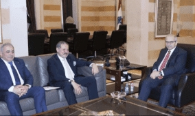 رئيس مجلس الوزراء اللبناني يستقبل الممثل الخاص للرئيس الفلسطيني ويبحثان أوضاع المخيمات والنزوح