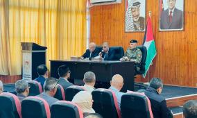 قلقيلية : المحافظ ووزير الأقتصاد الوطني يعقدان لقاء مفتوحا مع القطاعات الرسمية والاقتصادية والتجارية ويناقشان موضوع الرقابة على الاسعار وضبط السوق