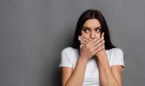 الحازوقة.. طبيب يوضح متى تتحول إلى مؤشر صحي مقلق