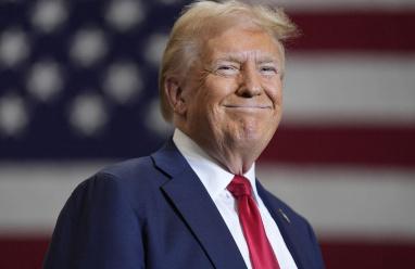 ترامب يقول إنه يدرس توجيه ضربة محدودة لإيران وإجلاء جنود أميركيين من قاعدتين بقطر والبحرين