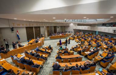 البرلمان الهولندي يُلزم الحكومة بخفض واردات الأسلحة الإسرائيلية