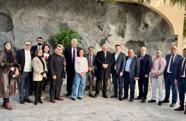 جامعة القدس تعقد اجتماعًا استراتيجيًا مع جمعية شعوب العالم الروسية وجامعة المأمون العراقية في عمّان