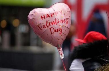 50 رسالة عيد الحب لحبيبي 2026.. رسائل عبارات رومانسية قصيرة وطويلة للفلنتاين جاهزة للنسخ