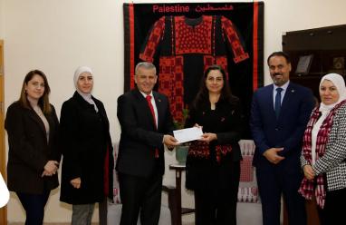 البنك الإسلامي الفلسطيني يقدم دعمه لجمعية إنعاش الأسرة