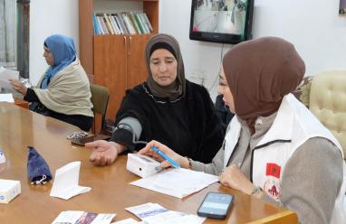 في قرى بعيدة ومعزولة .. حملات طبية لوكالة بيت مال القدس لدعم صمود المقدسيين