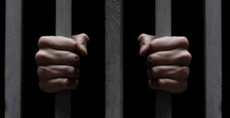 الكاتب إنجاص يدعو لتعزيز حرية التعبير والإفراج عن المعتقلين السياسيين