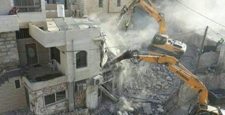 الاحتلال يهدم منزلا في سلوان جنوب المسجد الأقصى