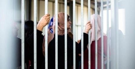 خاص| منع واعتداء وتجويع.. واقع قاسٍ تعيشه الأسيرات في سجون الاحتلال