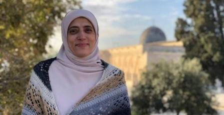 الاحتلال يُسلّم مقدسية قرارا بمنع السفر