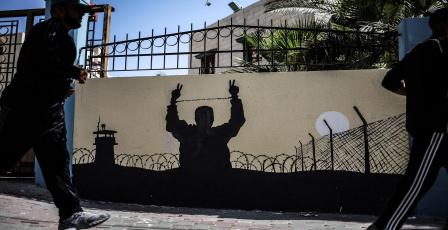 "الإفتاء": "قانون إعدام الأسرى" يعطي غطاء قانونياً للفتك بالمعتقلين ويشرعن إبادتهم