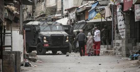 الاحتلال يعتقل ثلاثة شبان من عزون شرق قلقيلية