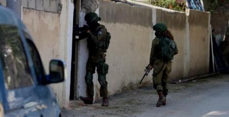 الاحتلال يواصل اقتحام بلدة نعلين وقريتي دير قديس وبدرس غرب رام الله