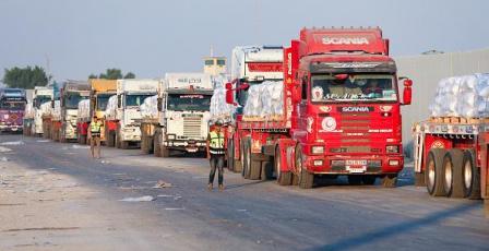 خبير اقتصادي لراية: فتح معبر رفح دون بضائع يُبقي غزة رهينة اقتصاد المساعدات ويُعطل الإعمار