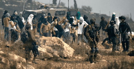 الاحتلال يعتقل راعيا ويحتجز آخرين عقب اعتداء مستوطنين شمال ديراستيا