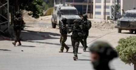 إصابات خلال اقتحام الاحتلال بلدتي سعير وبيت أمر بالخليل