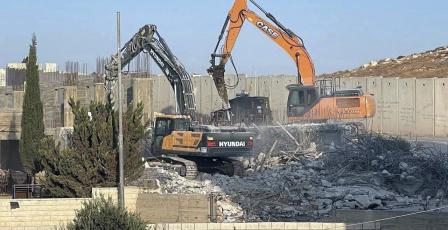 الاحتلال يهدم منشآت زراعية وسكنية في بادية يطا جنوب الخليل