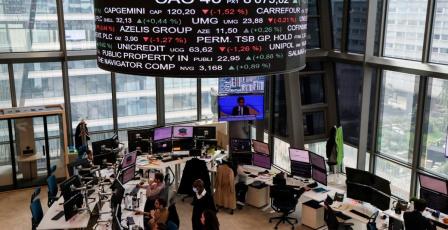 أسهم الدفاع الأوروبية تهبط مع تخلي زيلينسكي عن مسعى أوكرانيا للانضمام إلى الناتو