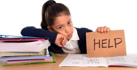 خاص | مختصة تقدم نصائح عملية لتخليص الأطفال من ضغوط الامتحانات