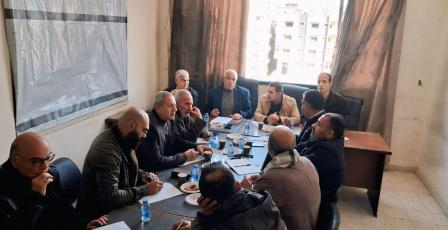 غزة: مجتمعون يبحثون قرارات الفصل الجماعي ويطالبون الأونروا بالتراجع عنها