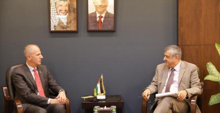 بسيسو وممثل كندا يبحثان جهود إعادة الإعمار في قطاع غزة وشمال الضفة