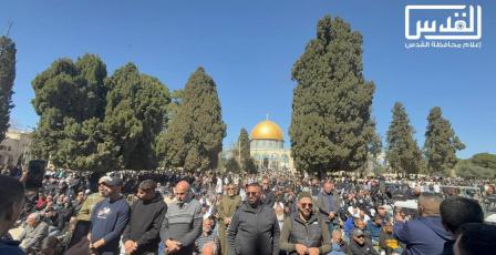 80 ألف مصلٍ يؤدون صلاة الجمعة الأولى من رمضان بالمسجد الأقصى