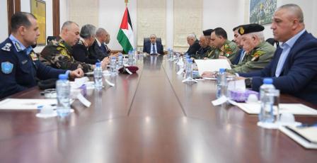 الشيخ يعقد اجتماعا أمنيا بحضور رئيس الوزراء وكبار المسؤولين لبحث المستجدات السياسية والأمنية