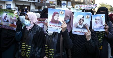 خاص | 72 أسيرة بينهن أمهات وقاصرات يواجهن ظروف اعتقال قاسية