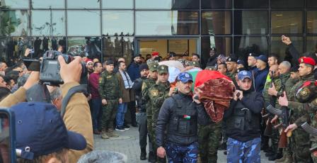 تشييع جثامين الشهيدات الثلاث في جنازة عسكرية مهيبة في الخليل