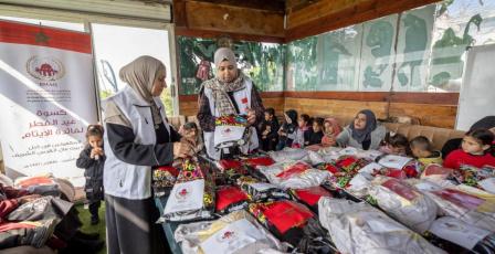 وكالة بيت مال القدس توزع كسوة العيد وتمنح هدايا للأطفال في قرى القدس