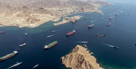 إيران تعلن فتح مضيق هرمز أمام السفن التجارية