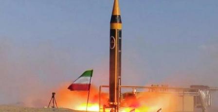 الحرس الثوري الإيراني يشن موجة صاروخية جديدة ضد قواعد أميركية وإسرائيلية