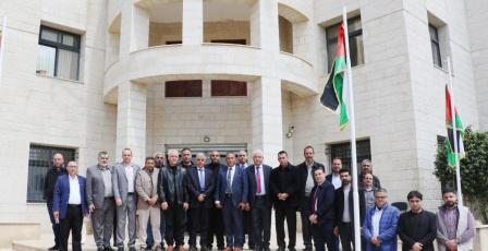 بالصور| برهم يجري جولة تفقدية لمتابعة قضايا تخص التعليم في بلدة طمون 