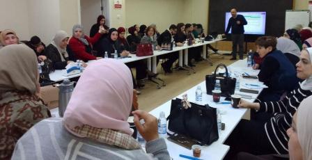 جمعية المرأة العاملة تختتم سلسلة لقاءات حول الدستور الفلسطيني المؤقت