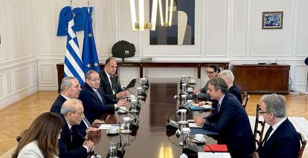    الشيخ يلتقي رئيس الوزراء اليوناني ويبحث معه التطورات في فلسطين والمنطقة