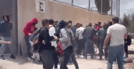 شهيدان و4 مصابين برصاص مستوطنين بهجوم على مدرسة في المغير