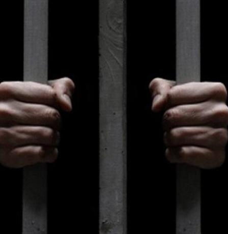 الكاتب إنجاص يدعو لتعزيز حرية التعبير والإفراج عن المعتقلين السياسيين